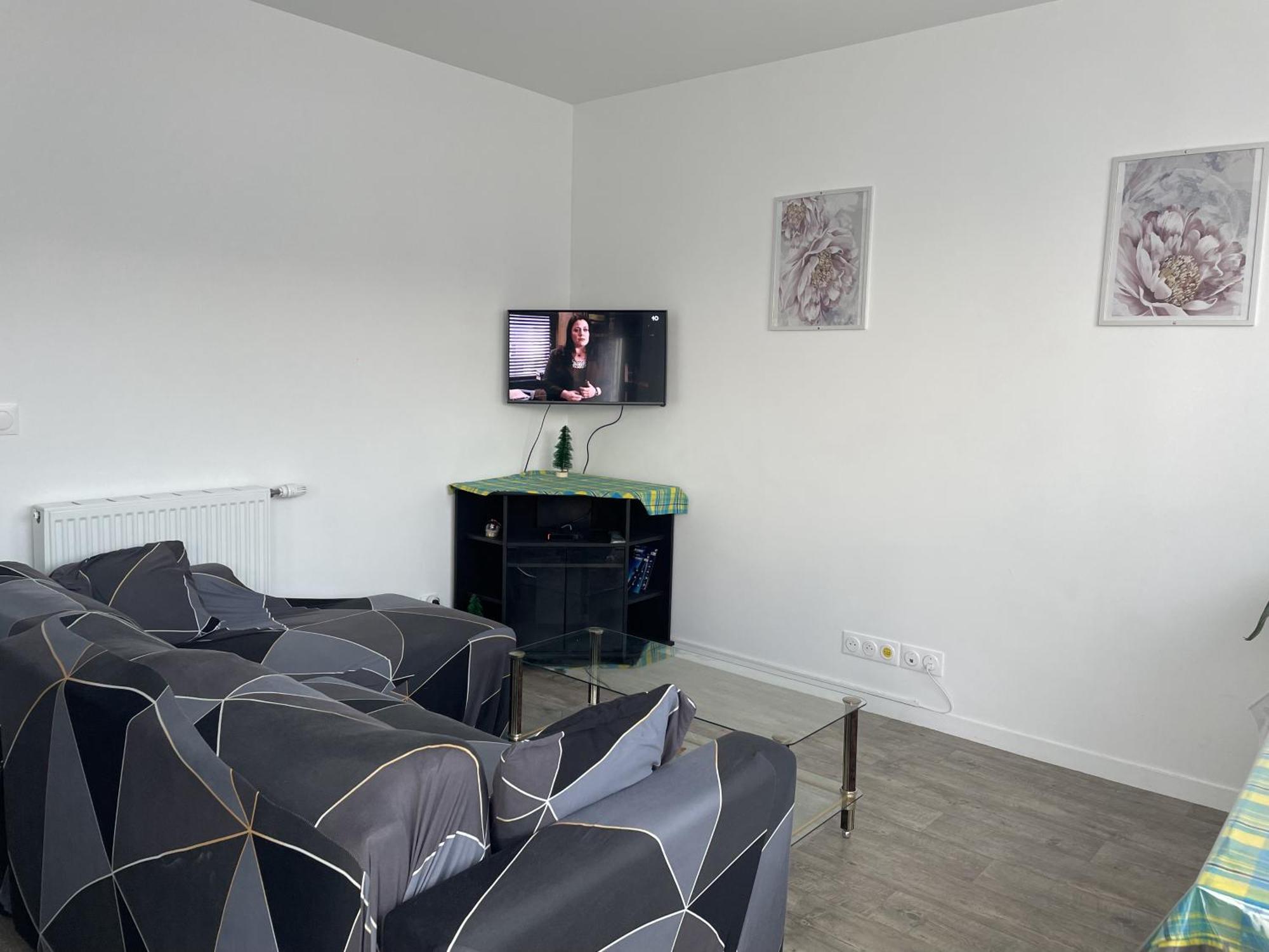 Apartment F2 Cosy / / Gare A 6 Min *